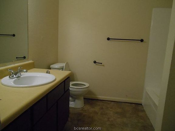 3rd image of 1229-1231 Georgia St #1231 & 1229