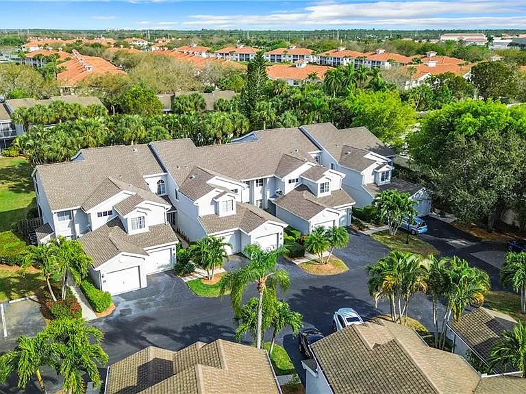 2860 Citrus Lake Dr #R-202 — Photo 1