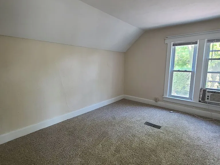 1412 N Champaign St — Photo 3