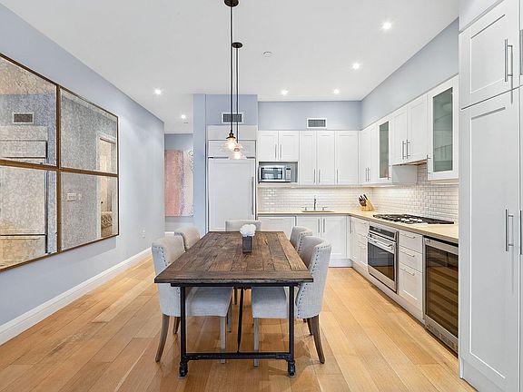 4th image of 159 W 24th St APT 3C