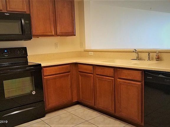 5th image of 8472 Ridgewood Ave Unit 303