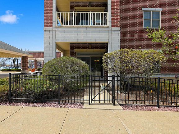 4th image of 965 Rogers St Unit 104