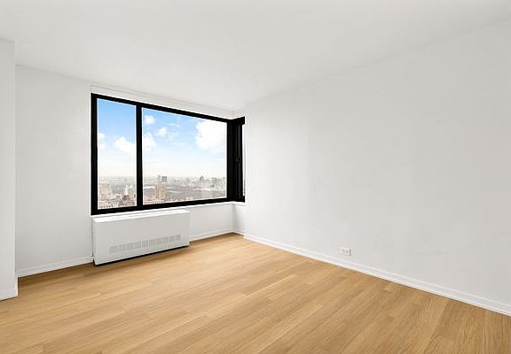 3rd image of 124 W 60th St APT 42E