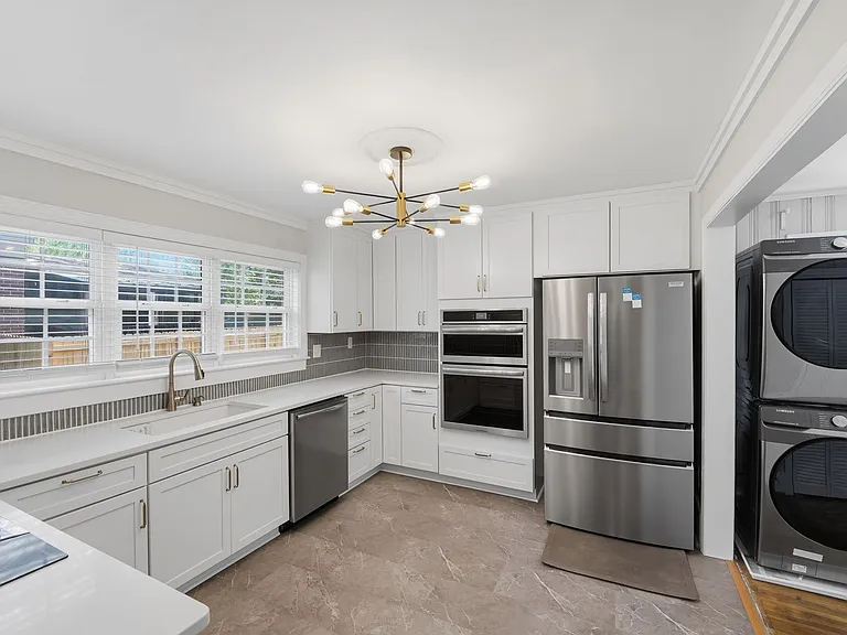 2214 Arnold Dr — Photo 6