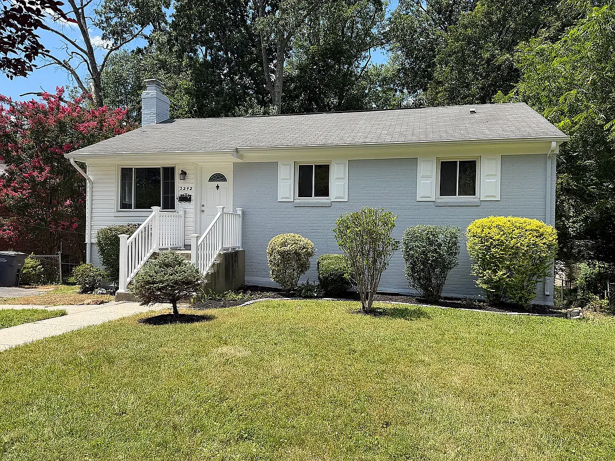 5 bed, 1198 sqft, $3,700 — Photo 1