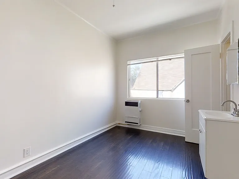18th Street Apartments — Photo 20