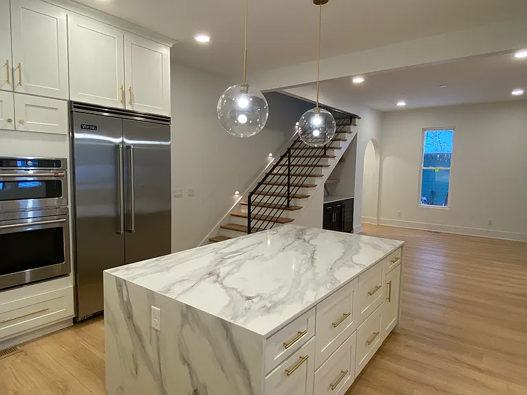 421 S Union St — Photo 7