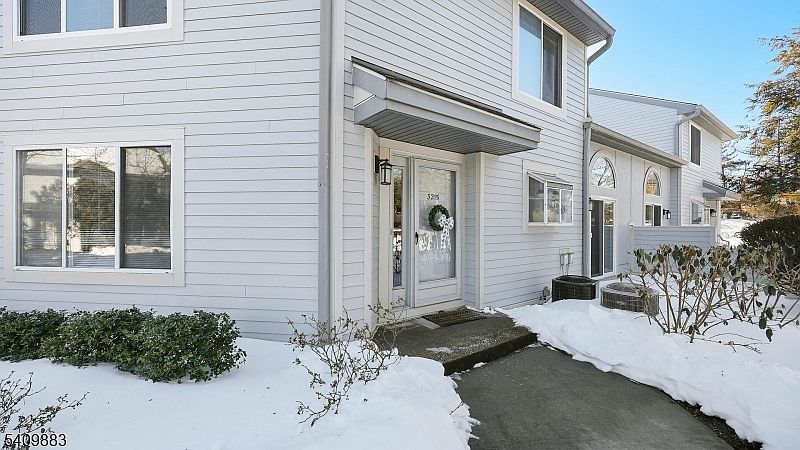 1st image of 3215 Park Pl