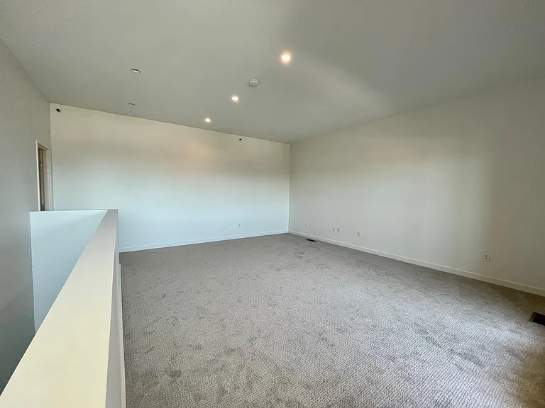 1803 Wyandotte St #307 — Photo 11