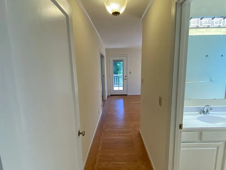 242 Stanford Ave — Photo 10