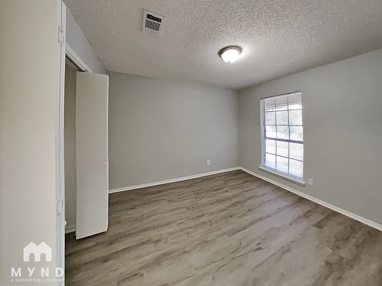 717 Timberoaks Dr — Photo 18
