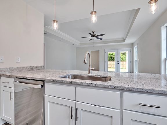 4th image of 5278 Montejo Dr