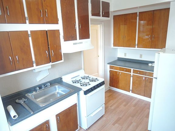 3rd image of 3237 42nd St APT 2A