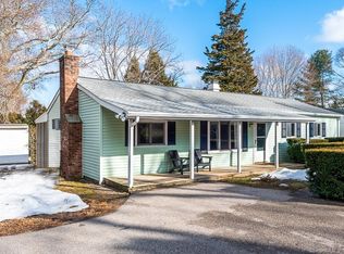 2 Attawan Rd, Niantic, CT 06357