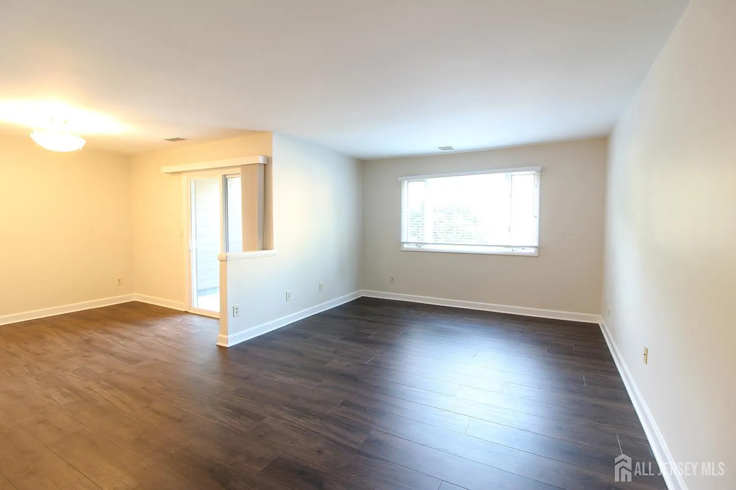 2 bed, 1.0 bath, 936 sqft, $2,350 — Photo 4