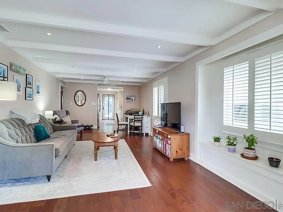 4th image of 3060 Walton Pl