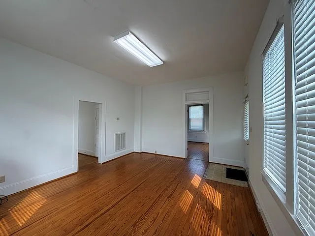 503 E Main St — Photo 5