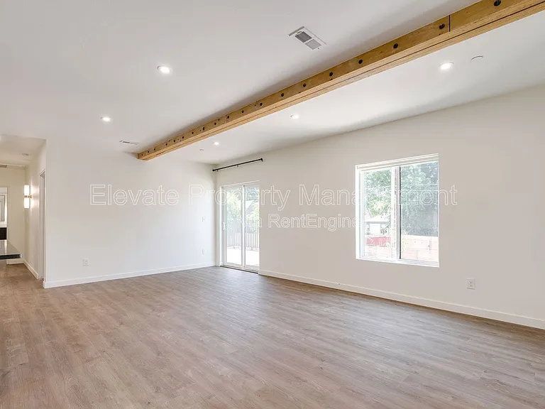844 NW 43rd St #202 — Photo 7