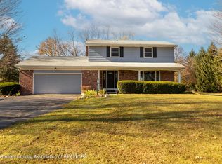 1037 N Michigan Rd, Eaton Rapids, MI 48827