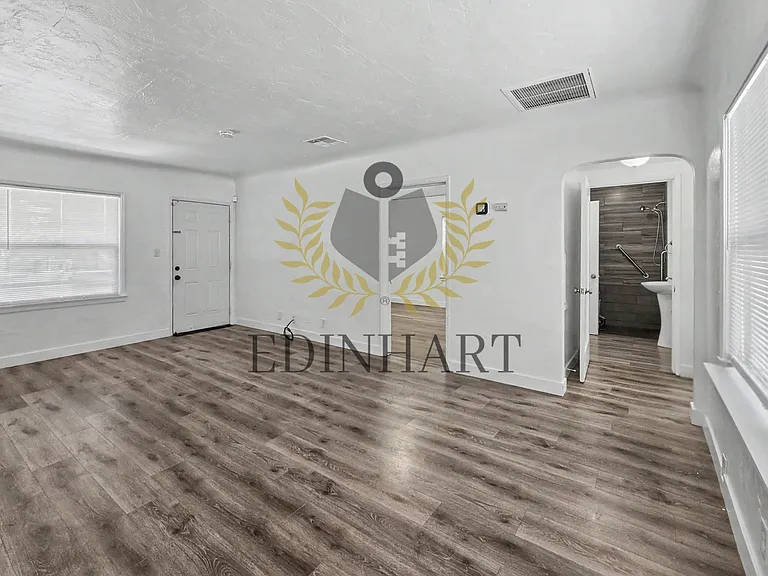 3049 E McKinley Ave — Photo 7