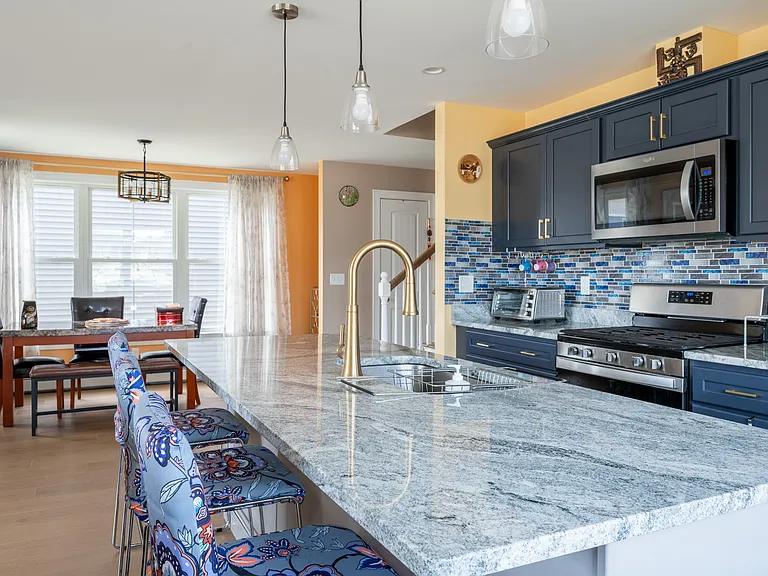 16 Frontrunner Way — Photo 4