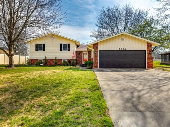 1006 Cardinal Dr, Effingham, IL 62401