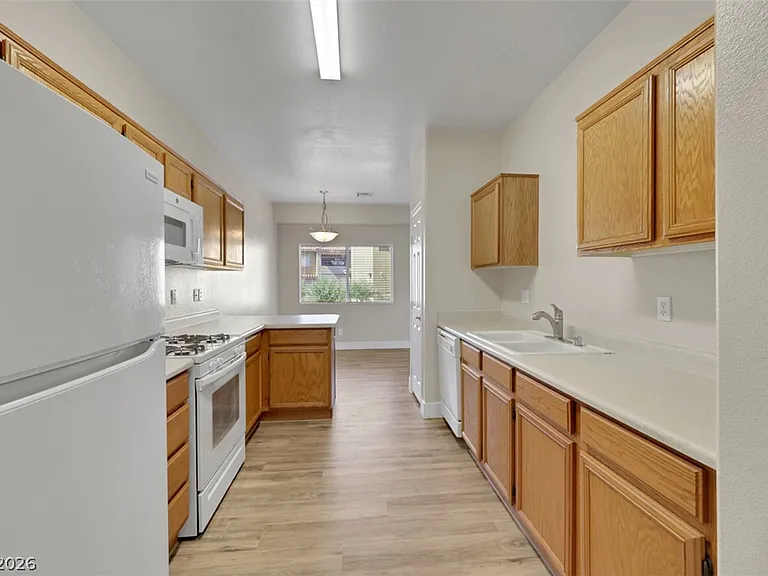 502 Birdseye St — Photo 7