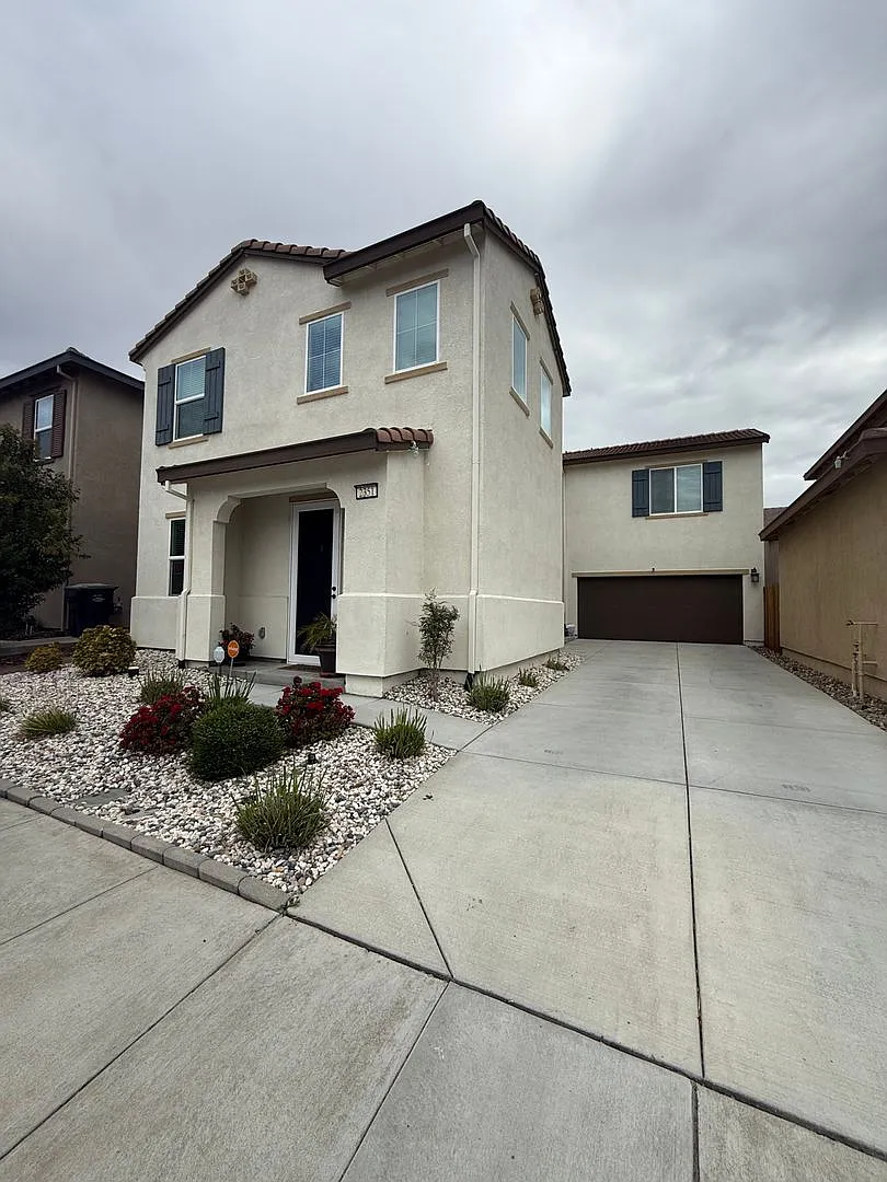 Newer 2 story home — Photo 1