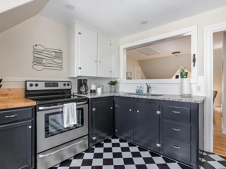 80 Roberts St #3 — Photo 12
