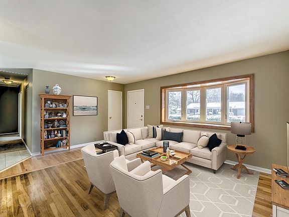 5th image of 11357 Momarte Ln