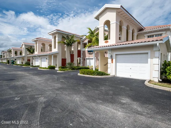 125 Lancha Cir APT 101, Indian Harbour Beach, FL 32937