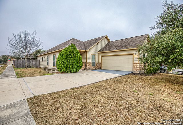 1st image of 453 Stonebrook Dr