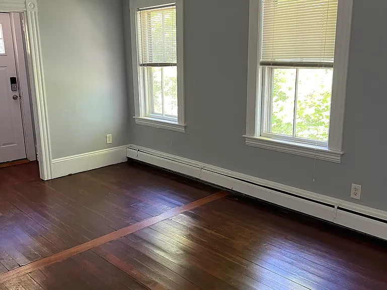 13 Forest Ave #2 — Photo 4