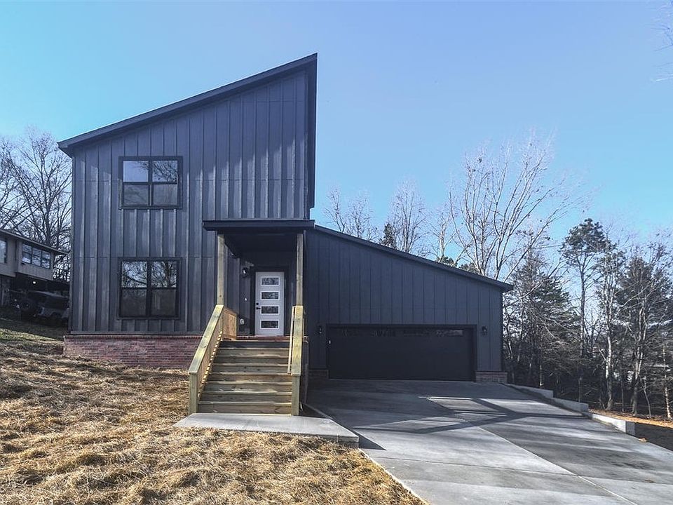 1st image of 29 Elizabeth Dr