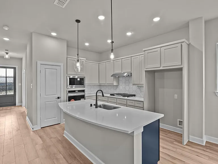 210 Ginger St — Photo 11