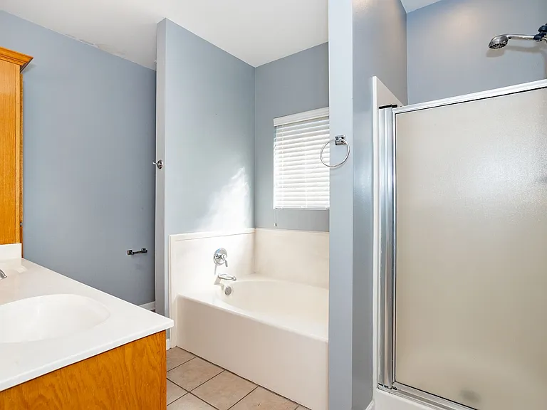 10022 Petersburg Dr — Photo 12
