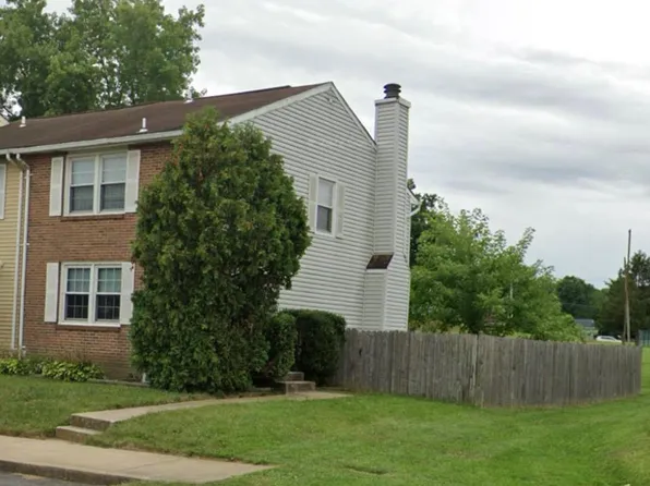 19 Guinevere Ct, Baltimore, MD 21237