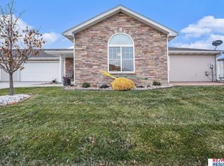 8576 N 160th Plz, Bennington, NE 68007