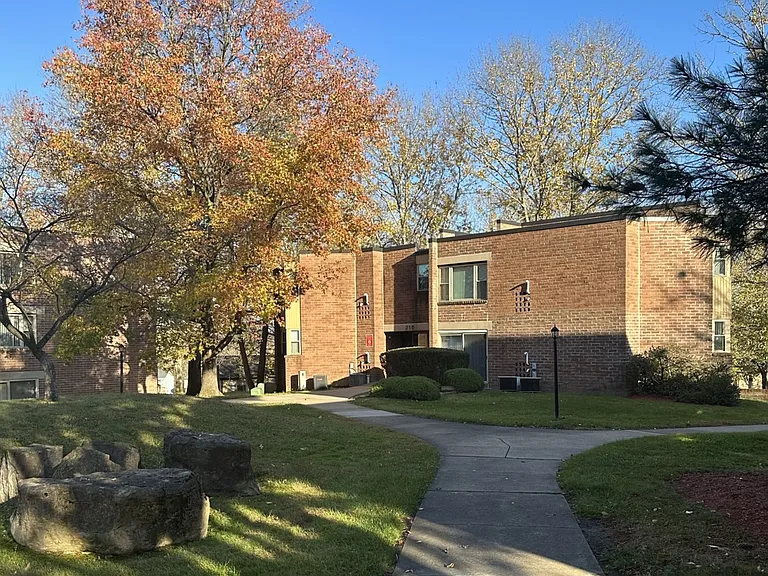 Summit Apartments - Latrobe, PA — Photo 13