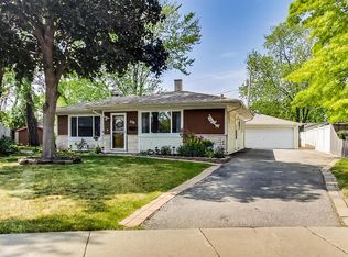 228 Cindy Ln, Wheeling, IL 60090