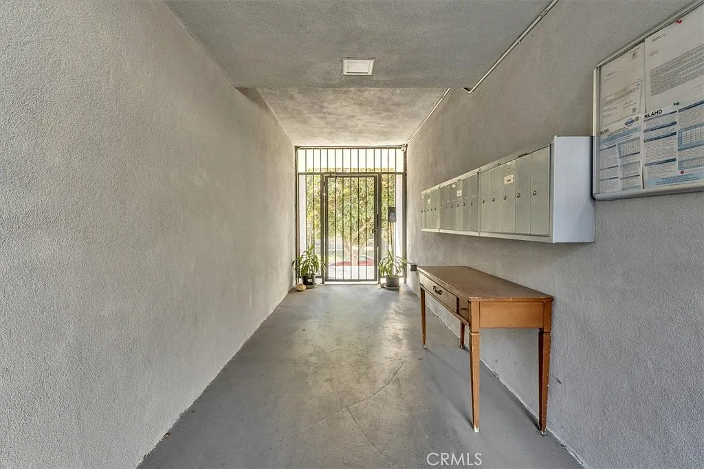 2 bed, 930 sqft, $2,750 — Photo 2