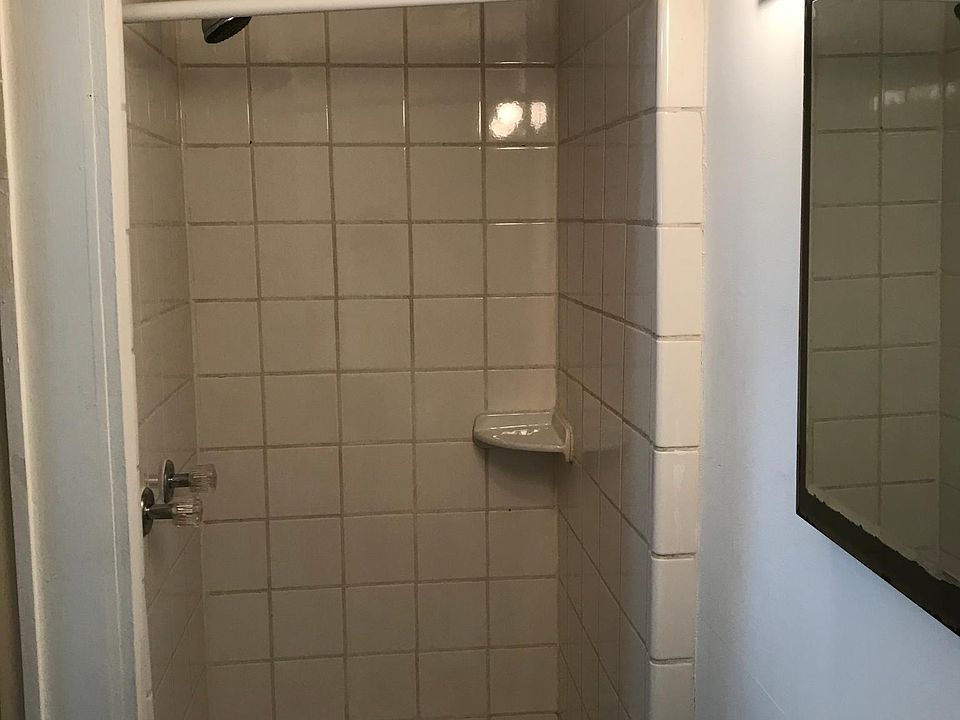 1st image of 412 W Saginaw St APT 2
