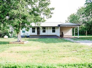 210 W Cardinal St, Ector, TX 75439