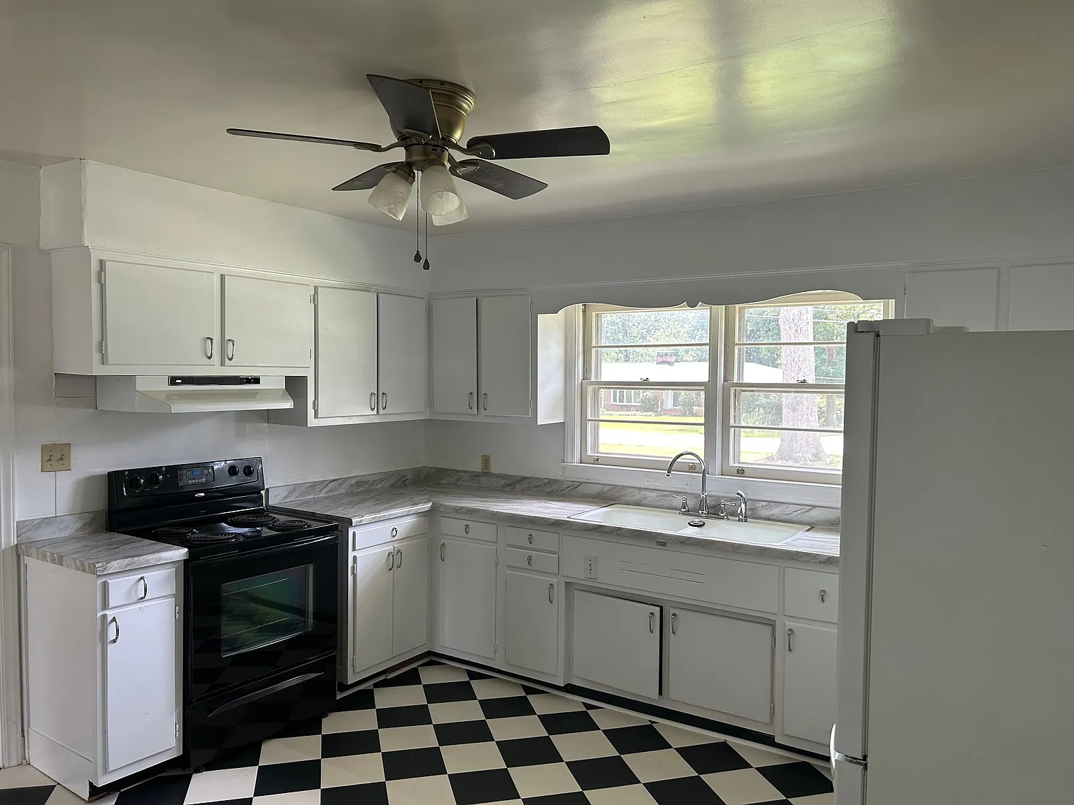 2 bed, 1.5 bath, 1497 sqft, $2,125 — Photo 4
