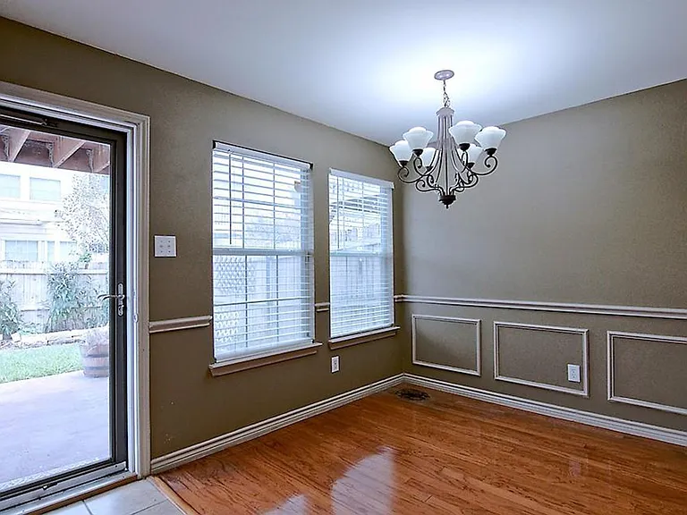 12649 Bay Ave — Photo 10