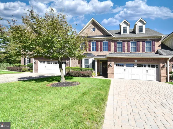 22 Franklin Cir, Newtown, PA 18940