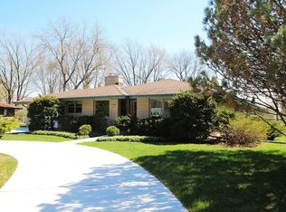 8630 N Regent Ct, Fox Pt, WI 53217