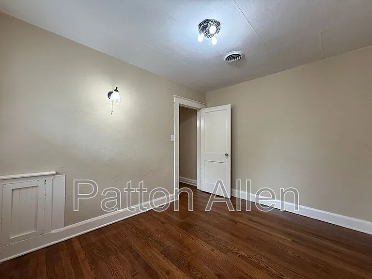 83 Edgemont Rd #4 — Photo 13