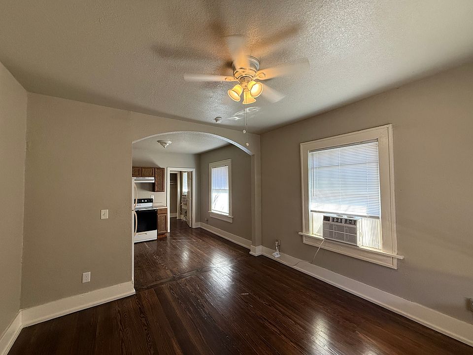 1st image of 521 S 40th Ave W #B