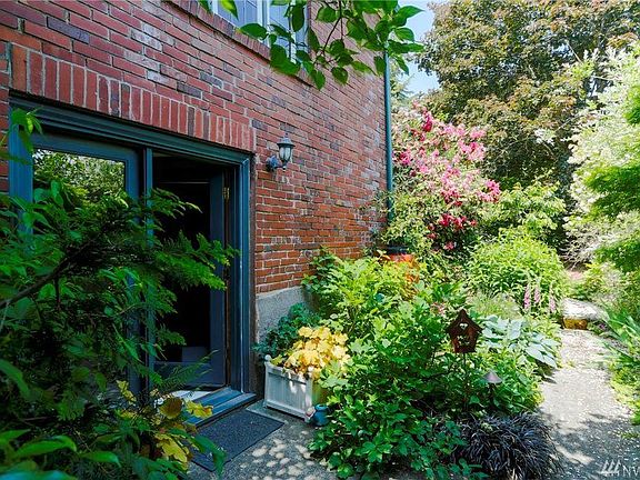 Lower entrance through garden.